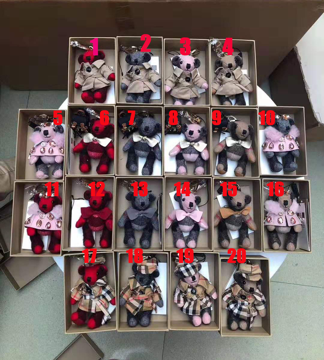 high qualtiy brand Designer Aolly Keychain Fashion Pendant Car Chain Charm Brown Flower Mini Bag KeyringTrinket Gifts Accessories with box 20 color shose
high qualtiy brand Designer Aolly Keychain Fashion Pendant Car Chain Charm Brown Flower Mini Bag KeyringTrinket Gifts Accessories with box 20 color shose