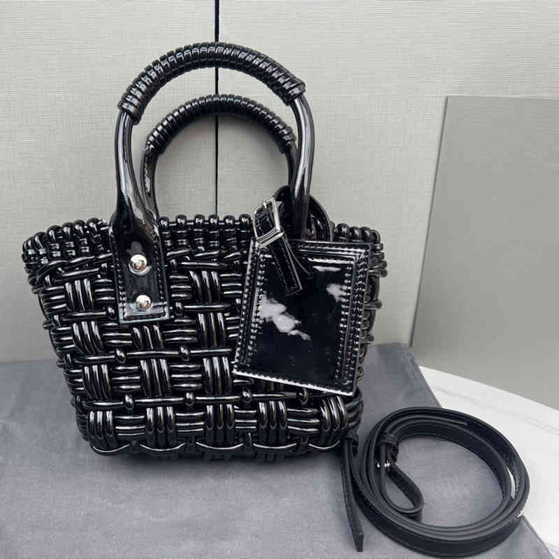 Shoulder Bag Classic Vegetable Basket Totes Crossbody Bag Fashion Bucket Bags For Leather Handbag Women Designer Handbags Messenger Bag
Shoulder Bag Classic Vegetable Basket Totes Crossbody Bag Fashion Bucket Bags For Leather Handbag Women Designer Handbags Messenger Bag