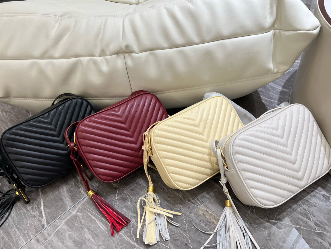 Top quality Genuine leather messenger bag V type women camera bag quilted shoulder bags tassel cross body, White
Top quality Genuine leather messenger bag V type women camera bag quilted shoulder bags tassel cross body, White