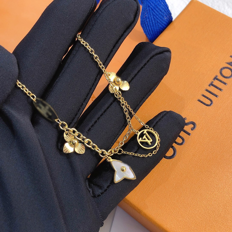 Top Sell Bracelets Women Bangle Luxury Designer Letter Jewelry Crystal 18K Gold Plated Stainless steel Lovers Gift Bangles Mens Wristband Cuff Chain L073
Top Sell Bracelets Women Bangle Luxury Designer Letter Jewelry Crystal 18K Gold Plated Stainless steel Lovers Gift Bangles Mens Wristband Cuff Chain L073
