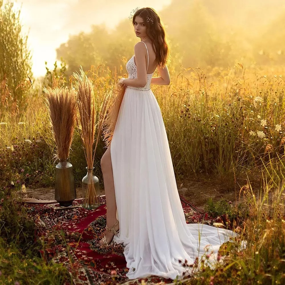 Elegant A-line Wedding Dresses Spaghetti Straps Sleeveless V Neck Appliques Lace Sequins Beads Custom Made Bridal Gowns Side Slit Sweep Train Vestidos