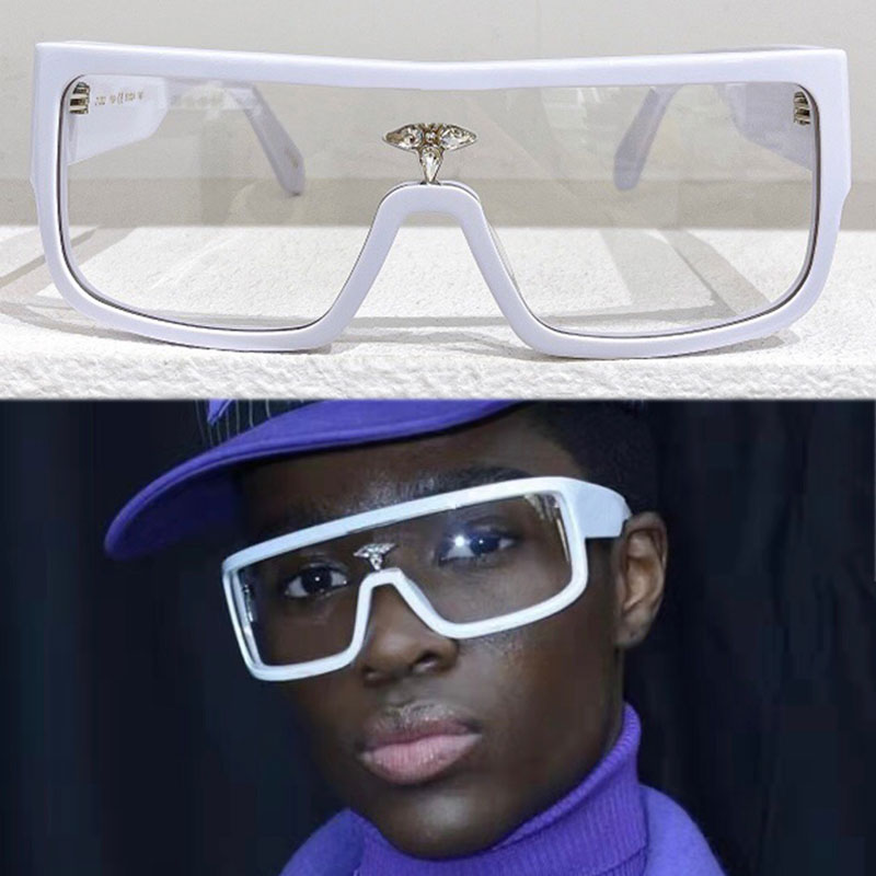 Designer Sunglasses Z1319U Fashion Classic Men Sunglasses One Piece Lens with Crystal Decoration Summer Outdoor Driving Mens Glassess UV400 Anti-UV400 belt Box
Designer Sunglasses Z1319U Fashion Classic Men Sunglasses One Piece Lens with Crystal Decoration Summer Outdoor Driving Mens Glassess UV400 Anti-UV400 belt Box
