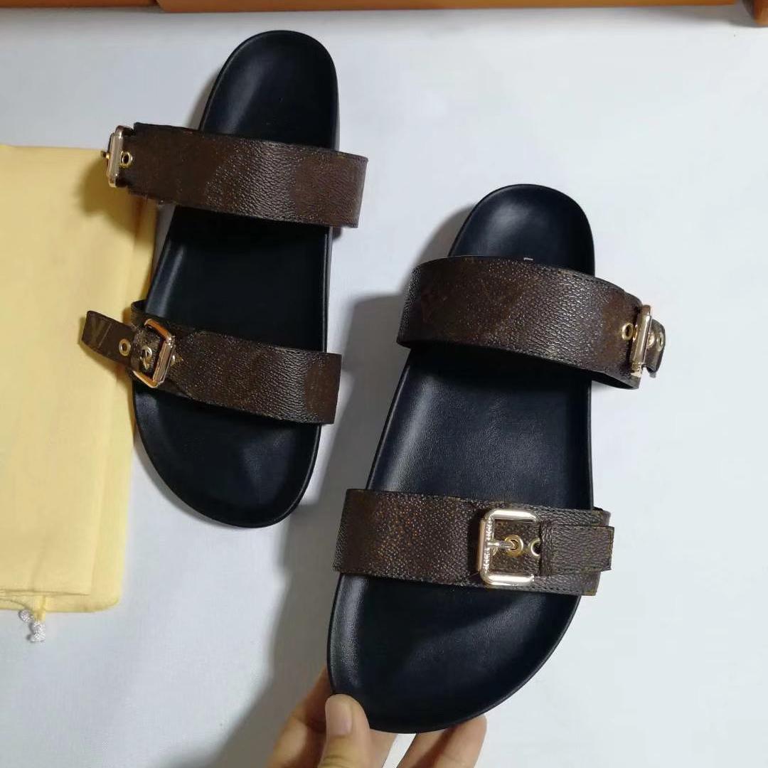 2021 Designer Women Double Strap Slippers Men Bom Dia Flat Mule Shoes Real Leather louise vuitton Slides Summer Beach Flip Flshoe''Louise''viuton'' jkK, Color 1
2021 Designer Women Double Strap Slippers Men Bom Dia Flat Mule Shoes Real Leather louise vuitton Slides Summer Beach Flip Flshoe''Louise''viuton'' jkK, Color 1