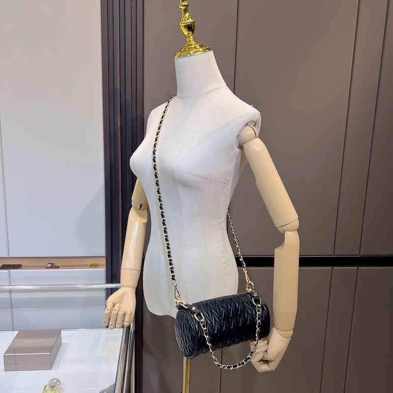 Shoulder Bags Tote Lady Pillow Casual Handbags Fashion Cylindrical Cross Wallets Coin Pouch Long Zipper Crossbody Female Purses 220416, Black
Shoulder Bags Tote Lady Pillow Casual Handbags Fashion Cylindrical Cross Wallets Coin Pouch Long Zipper Crossbody Female Purses 220416, Black