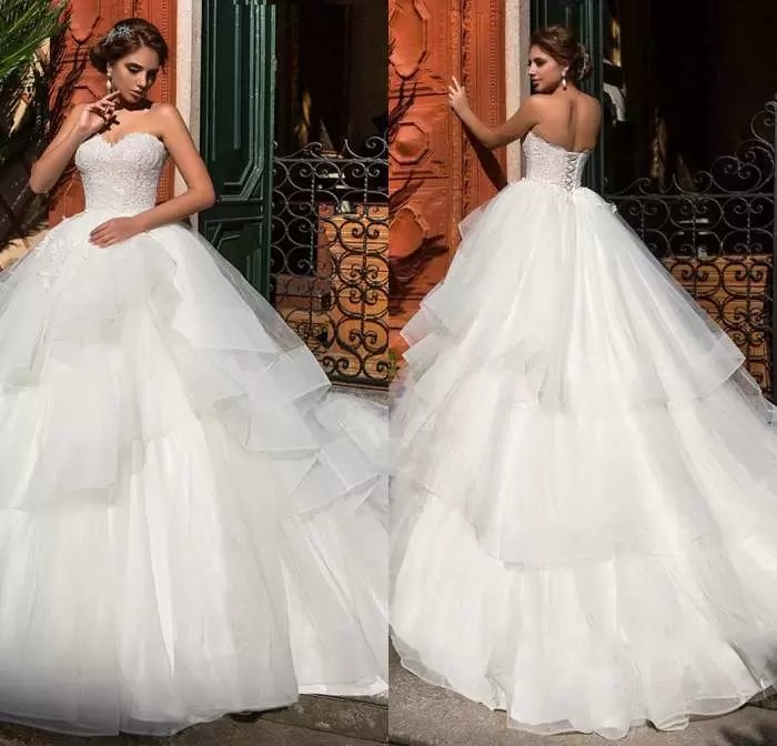 Tube Top Strapless Sleeveless Sweetheart Neck Ball Gown Wedding Dresses Backless Lace Up Appliques Tiered Custom Made For Woman Robe De Mariée