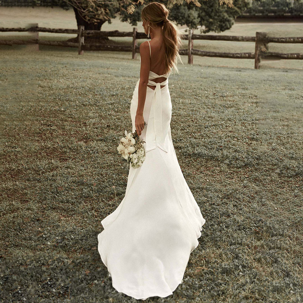 Simple Mermaid White Wedding Dress Spaghetti Straps High Slit 2023 Satin Backless Plain Beach Bridal Gown Sweep Train Vestido de Novia