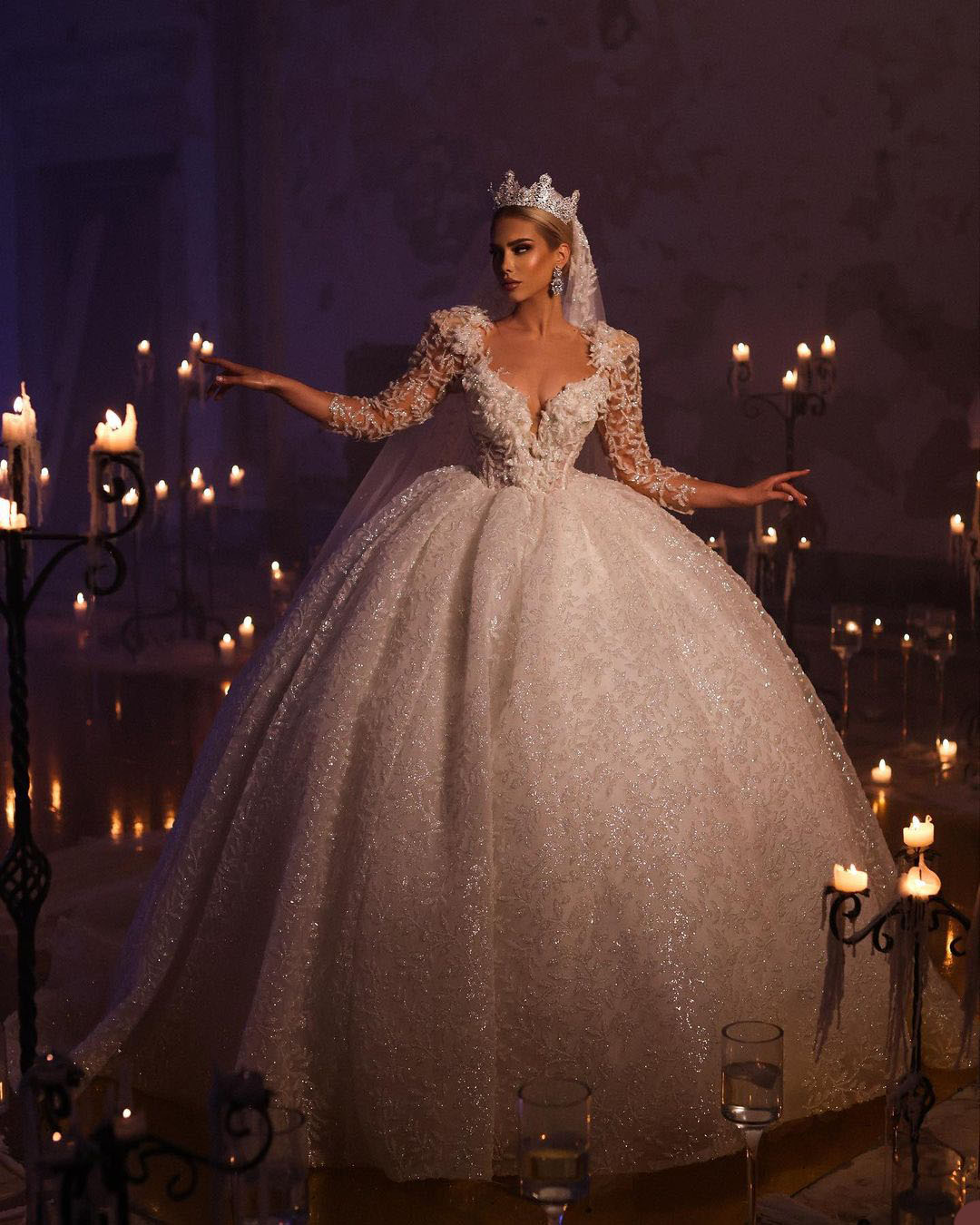 Princess Ball Gown Wedding Dresses Long Sleeves V Neck 3D wer Sequins Appliques Beads Lace Shiny Ruffles Train or Length Bridal Gowns Plus Size robes 