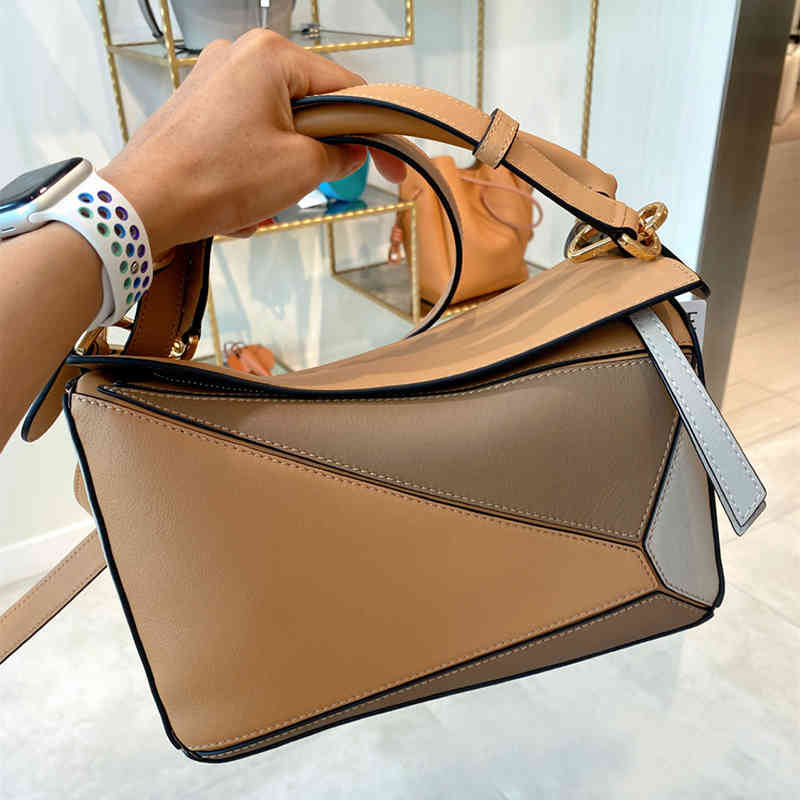 Luxury Designer Shoulder Bag Women 2022 Fashion Puzzle Geometry Mini Pillow Leather Women's Messenger Handbag Ampt, Light brown
Luxury Designer Shoulder Bag Women 2022 Fashion Puzzle Geometry Mini Pillow Leather Women's Messenger Handbag Ampt, Light brown