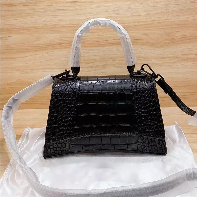 New Designer Shoulder Bag Crocodile Handbags Half Moon Tote Geometric Letter Cross Body Genuine Leather Retro Purse wallets With BOX, Pink
New Designer Shoulder Bag Crocodile Handbags Half Moon Tote Geometric Letter Cross Body Genuine Leather Retro Purse wallets With BOX, Pink