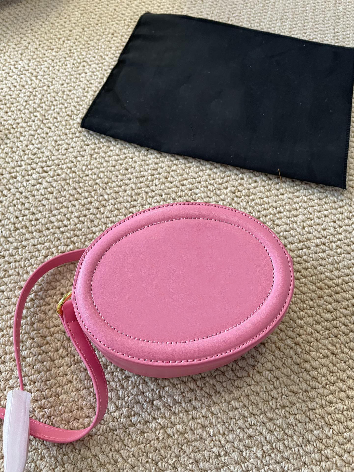 2022 new women designer bags mini Crossbody Bag small shoulder bags designers fashion handbags top quality purse circular moon cake bagss vintage lady totes, Pink
2022 new women designer bags mini Crossbody Bag small shoulder bags designers fashion handbags top quality purse circular moon cake bagss vintage lady totes, Pink