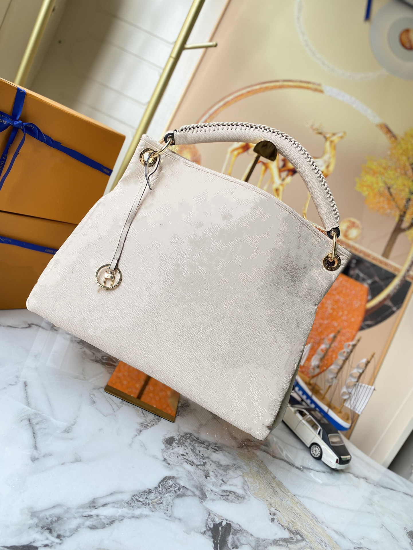 White Women Luxurys Designers Bags Monograms Empreinte embossed Shoulder Tote Bags ARTSY MM Large-capacity handbag, Extra fast shipping
White Women Luxurys Designers Bags Monograms Empreinte embossed Shoulder Tote Bags ARTSY MM Large-capacity handbag, Extra fast shipping