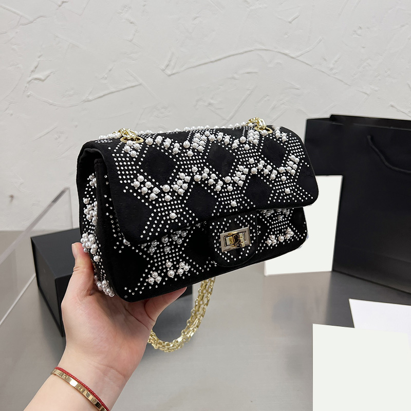 2.55 Rhinestone Itay Classic Flap Square Bag Pearl Bead Gold Metal Quilted Chain Cross Body Shoulder Famous Luxury Designer Outdoor Sacoche Designer Handbag 22x12cm, Box
2.55 Rhinestone Itay Classic Flap Square Bag Pearl Bead Gold Metal Quilted Chain Cross Body Shoulder Famous Luxury Designer Outdoor Sacoche Designer Handbag 22x12cm, Box