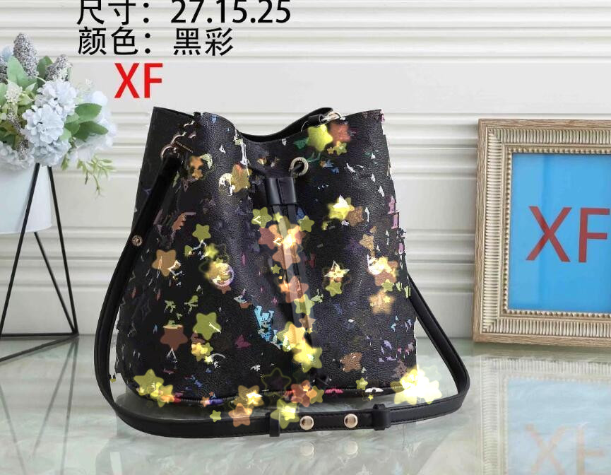 2022 Woman tote bag Women's Messenger Bag New Premium Hand Bill of Lading Shoulder Bag
2022 Woman tote bag Women's Messenger Bag New Premium Hand Bill of Lading Shoulder Bag