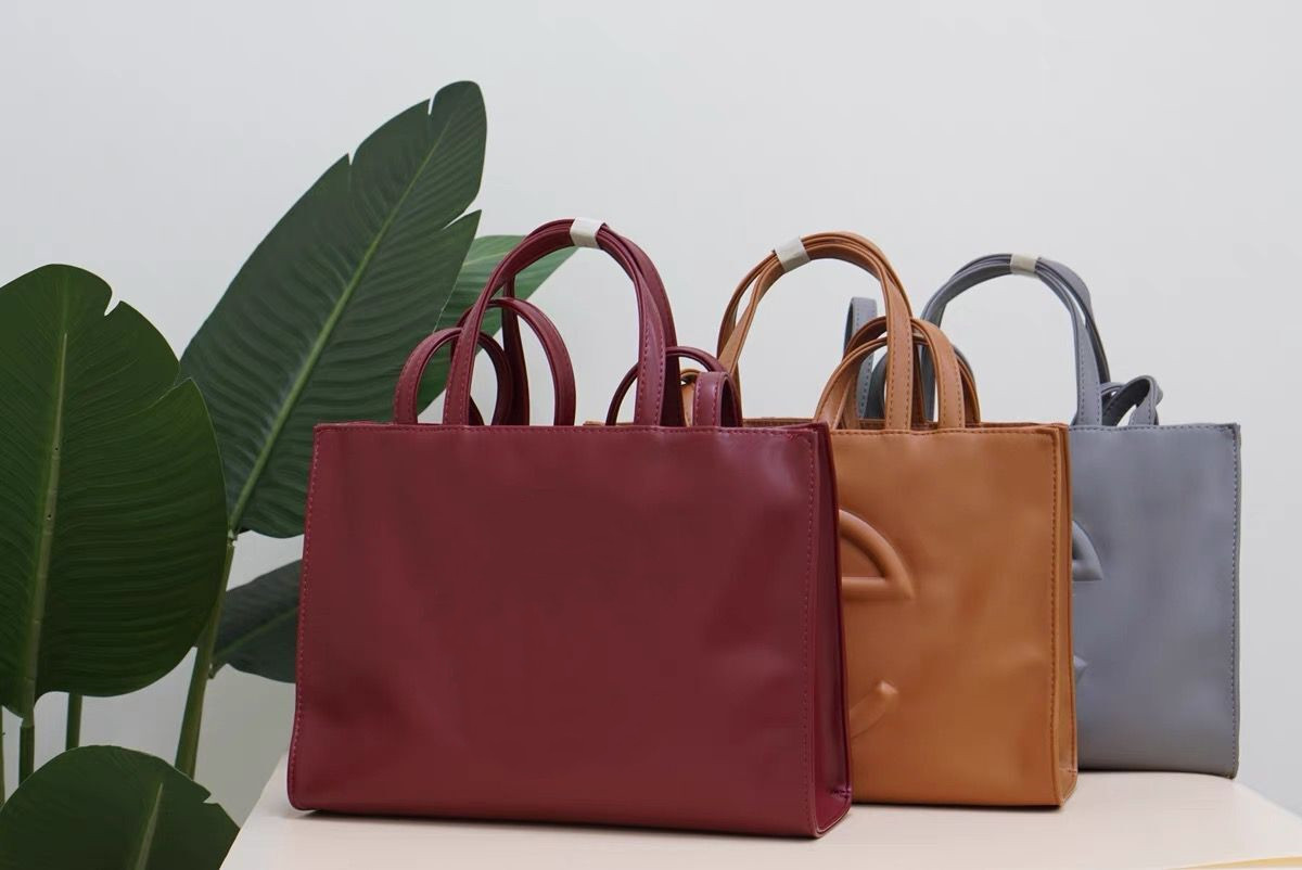 crossbody bags for women Designer bags Wholesale Luxury handbags Tote bag Pu Leather Top Quality handbag Fashion hot pink Purse 3 size 18 color mini bag
crossbody bags for women Designer bags Wholesale Luxury handbags Tote bag Pu Leather Top Quality handbag Fashion hot pink Purse 3 size 18 color mini bag