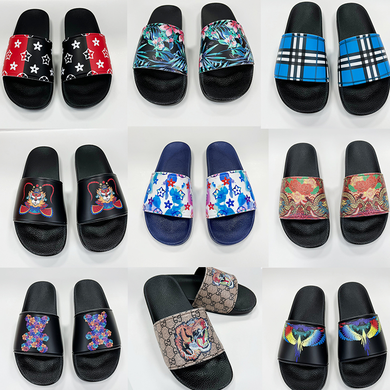 Stripe Slide Designer Men Women Slippers Interlocking G Summer Beach Slides Rubber Sandals Pursuit Pool Shoes Mens Sneakers size 36-45, 121
Stripe Slide Designer Men Women Slippers Interlocking G Summer Beach Slides Rubber Sandals Pursuit Pool Shoes Mens Sneakers size 36-45, 121