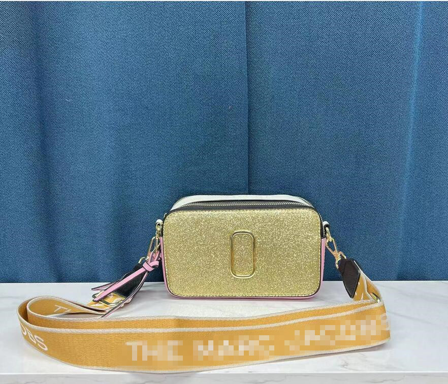 Brand Designers The Snapshot Casual Wide Strap Shoulder Bags For Women Crossbody Camera Bag Leather White Black Pink Messenger Cross Body Strap Purse
Brand Designers The Snapshot Casual Wide Strap Shoulder Bags For Women Crossbody Camera Bag Leather White Black Pink Messenger Cross Body Strap Purse