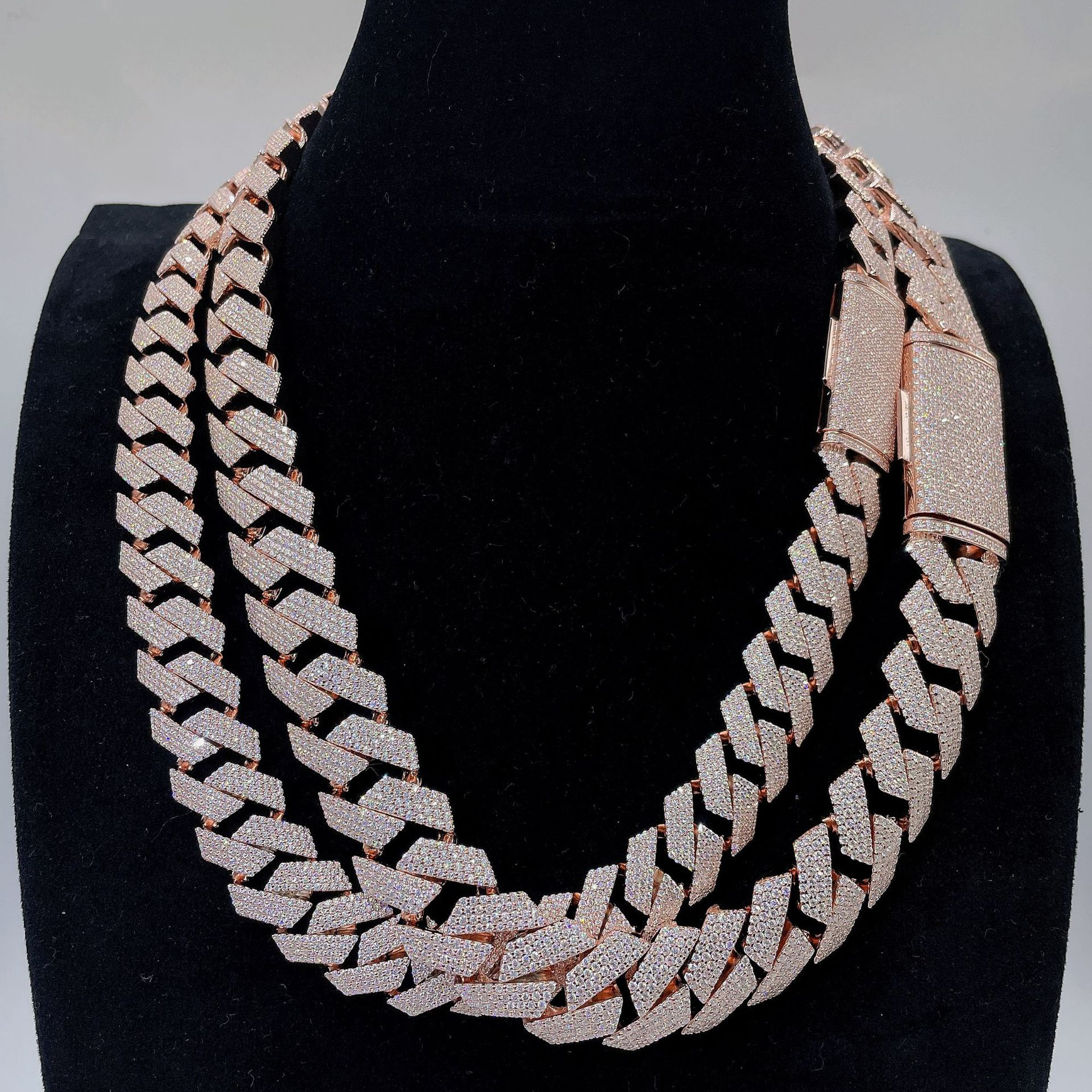 Luxury Strings Necklace High-Quality VVS Moissanite Cuba chain pass diamonds test Bracelet Necklaces Pendant S925 Sterling Silver Diamonds Iced Out Link
Luxury Strings Necklace High-Quality VVS Moissanite Cuba chain pass diamonds test Bracelet Necklaces Pendant S925 Sterling Silver Diamonds Iced Out Link