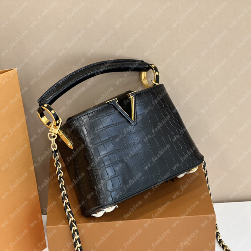 2022 Designer Shoulder Bag Capucines BB Women Handbag Designers Black Gold Handbags Mini Cross Body Wallet Clutch Womens Tote Totes 2206234, Extra shipping cost
2022 Designer Shoulder Bag Capucines BB Women Handbag Designers Black Gold Handbags Mini Cross Body Wallet Clutch Womens Tote Totes 2206234, Extra shipping cost