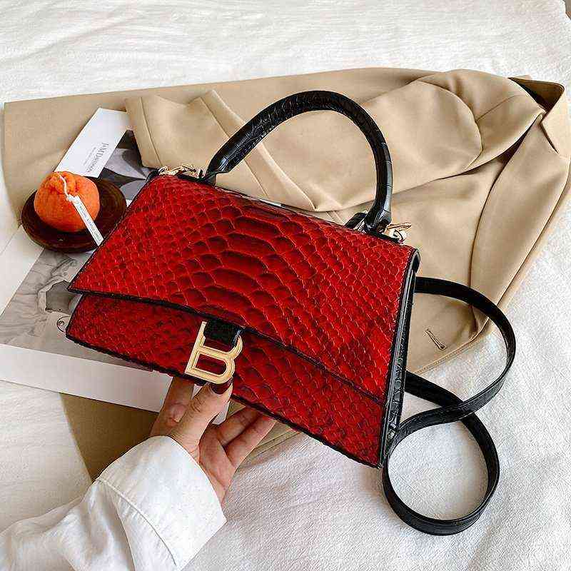 2022 Spring Fashion Color Matching Hourglass Bag b Same Style One Shoulder Menger, Sky blue
2022 Spring Fashion Color Matching Hourglass Bag b Same Style One Shoulder Menger, Sky blue
