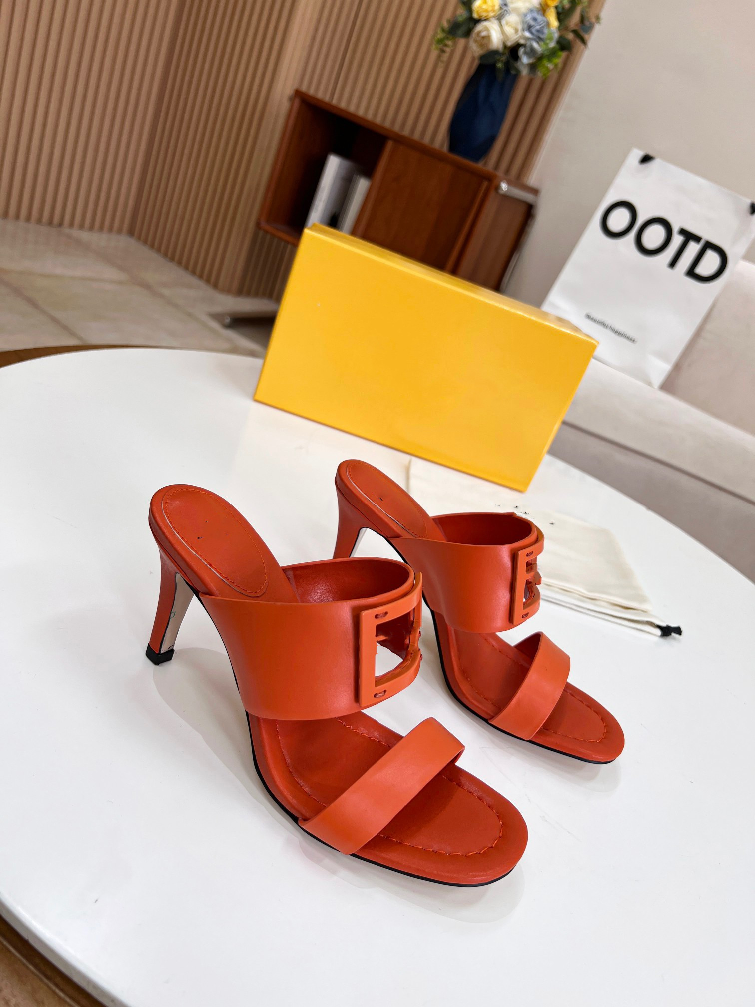 Summer ladies sandals women flat shoes lace-up leather designer sandals with buckle fashionable 0601, 05
Summer ladies sandals women flat shoes lace-up leather designer sandals with buckle fashionable 0601, 05