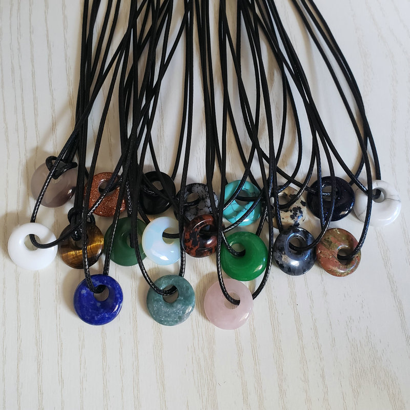 Assorted 18mm Natural Stone Gogo Donut Pendant Simple Stylish Crystal Pendant Necklace Big Hole Chakra Loose Beads
Assorted 18mm Natural Stone Gogo Donut Pendant Simple Stylish Crystal Pendant Necklace Big Hole Chakra Loose Beads