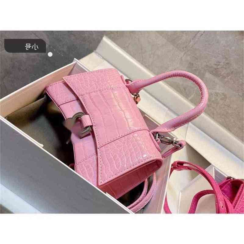 Balenciga Italy Fashion Handbags 2022 Designer b Paris Alligator Net Red Hourglass Bag Fashion Leather Women's Bag One Shoulder Messenger Cz
Balenciga Italy Fashion Handbags 2022 Designer b Paris Alligator Net Red Hourglass Bag Fashion Leather Women's Bag One Shoulder Messenger Cz
