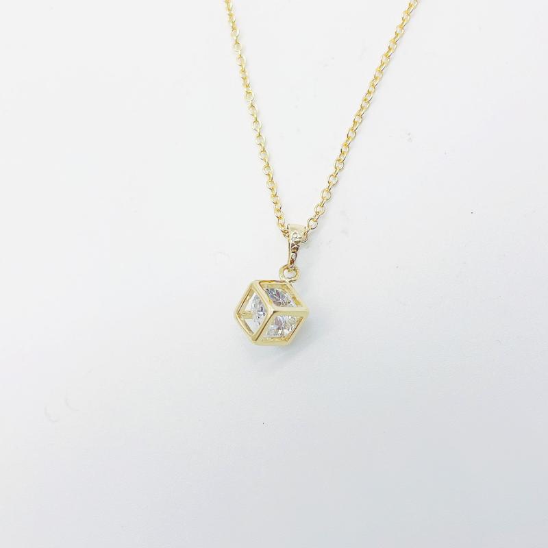 Pendant Necklaces HONONJO Jewelry Sets Women Zircon Wedding Crown With Stones Set Gift Box Birthday Party Crystal Copper Alloy
Pendant Necklaces HONONJO Jewelry Sets Women Zircon Wedding Crown With Stones Set Gift Box Birthday Party Crystal Copper Alloy