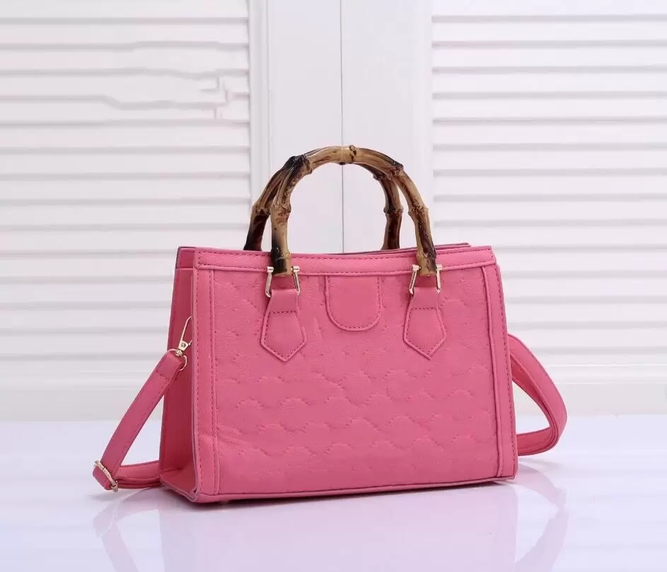 Luxury Fashion Designer Tote Bamboo Handbag Crossbody Bag PU Leather Wallet Shoulder Bags Unisex Purse Classic Diana Pochette
Luxury Fashion Designer Tote Bamboo Handbag Crossbody Bag PU Leather Wallet Shoulder Bags Unisex Purse Classic Diana Pochette