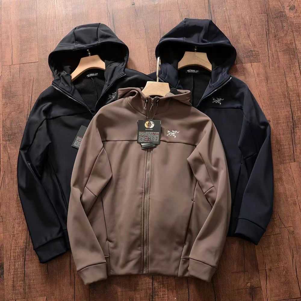 Men's Jackets Spring new style bone bird embroidery outdoor sports soft shell fleece hooded windproof assault jacket casual jacket, Black
Men's Jackets Spring new style bone bird embroidery outdoor sports soft shell fleece hooded windproof assault jacket casual jacket, Black