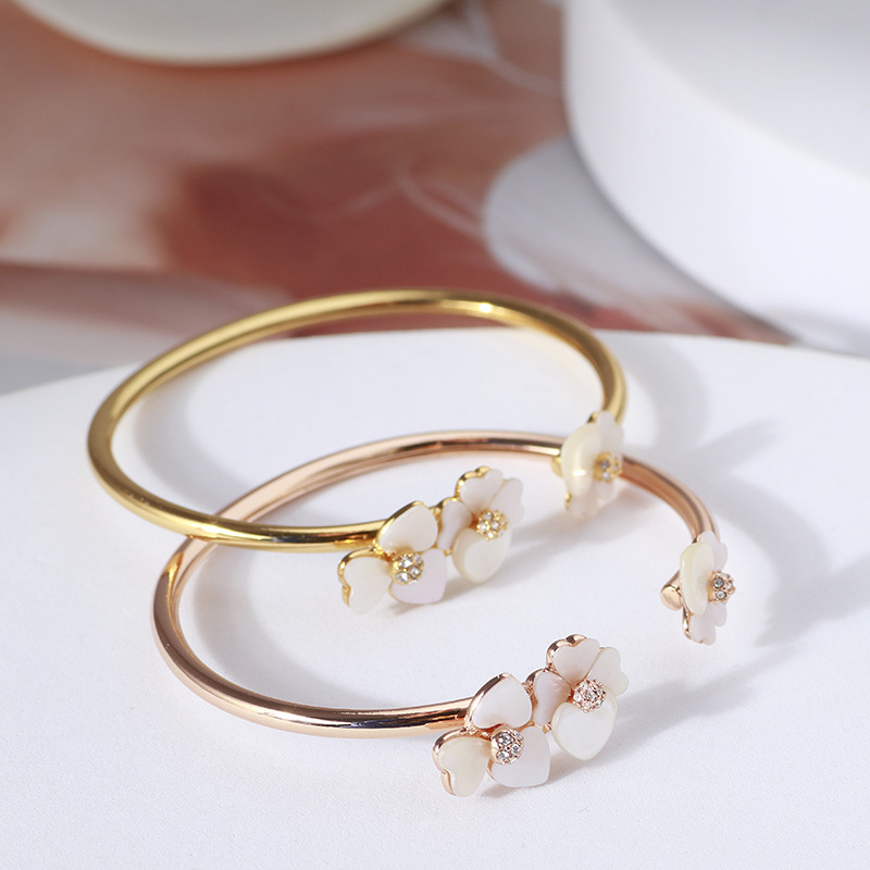 Fashion Jewelry Flower Open Bracelet Small Fresh Forest Temperament Shell Female Mixed Batch
Fashion Jewelry Flower Open Bracelet Small Fresh Forest Temperament Shell Female Mixed Batch