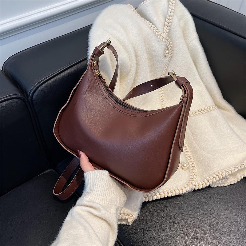 Evening Bags Soft Pu Leather Womens Shoulder Bag 2022 Vintage Trend Female Crossbody Simple Luxury Designer Handbag For Ladies Purse, Beige
Evening Bags Soft Pu Leather Womens Shoulder Bag 2022 Vintage Trend Female Crossbody Simple Luxury Designer Handbag For Ladies Purse, Beige