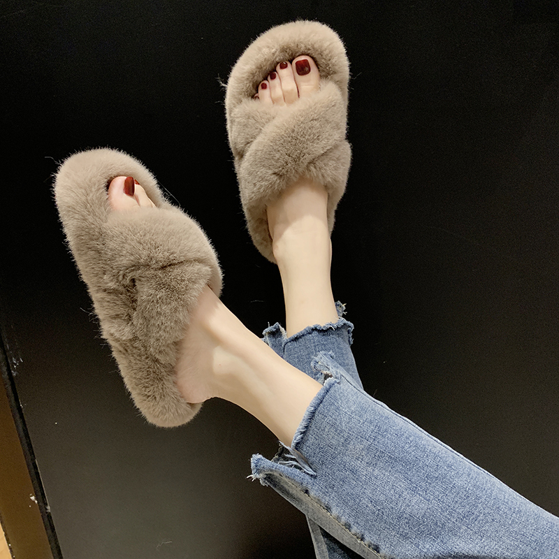 Cozy Furry Slides Winter Women House Fuzzy Slippers Faux Fur Fashion Warm Home Shoes Woman Slip on Flats Female Y200106, Black
Cozy Furry Slides Winter Women House Fuzzy Slippers Faux Fur Fashion Warm Home Shoes Woman Slip on Flats Female Y200106, Black