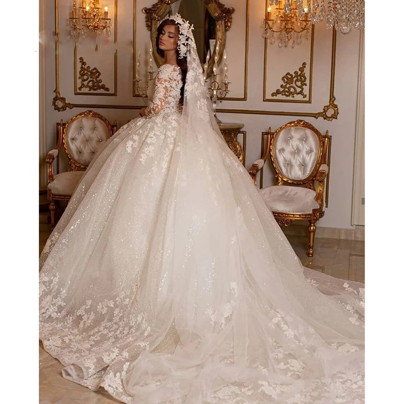Princess Ball Wedding Dresses Long Sleeves Sexy V Neck Sequins Appliques Lace Ruffles or Length Bridal Gown Vintage Plus Size robes de soiree