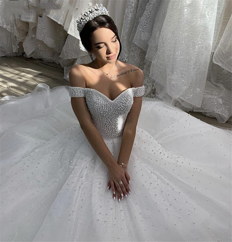 2023 New Beads Crystal Off the Shoulder Sweetheart Lace White Ball Gowns Wedding Dresses for brides Puffy Wedding Gowns