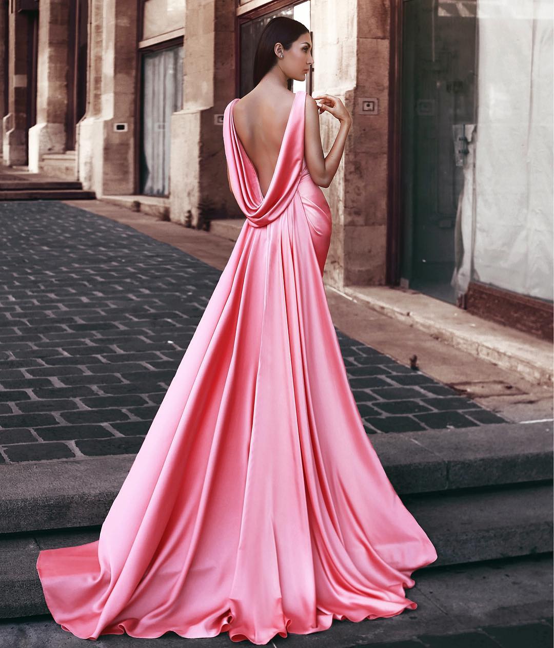 Mermaid Backless Stunning Prom Dresses Bateau Neckline Evening Gowns Open Back Sweep Train Satin Formal Dress