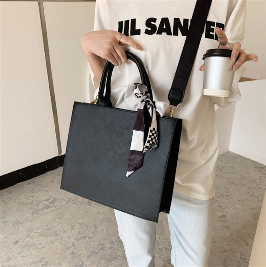 High Quality Luxury Designer Evening Shoulder Bag ccs Leather Bags Organizer Bag With Chain Letter Decoration Channeles hfdgfdd, S6
High Quality Luxury Designer Evening Shoulder Bag ccs Leather Bags Organizer Bag With Chain Letter Decoration Channeles hfdgfdd, S6