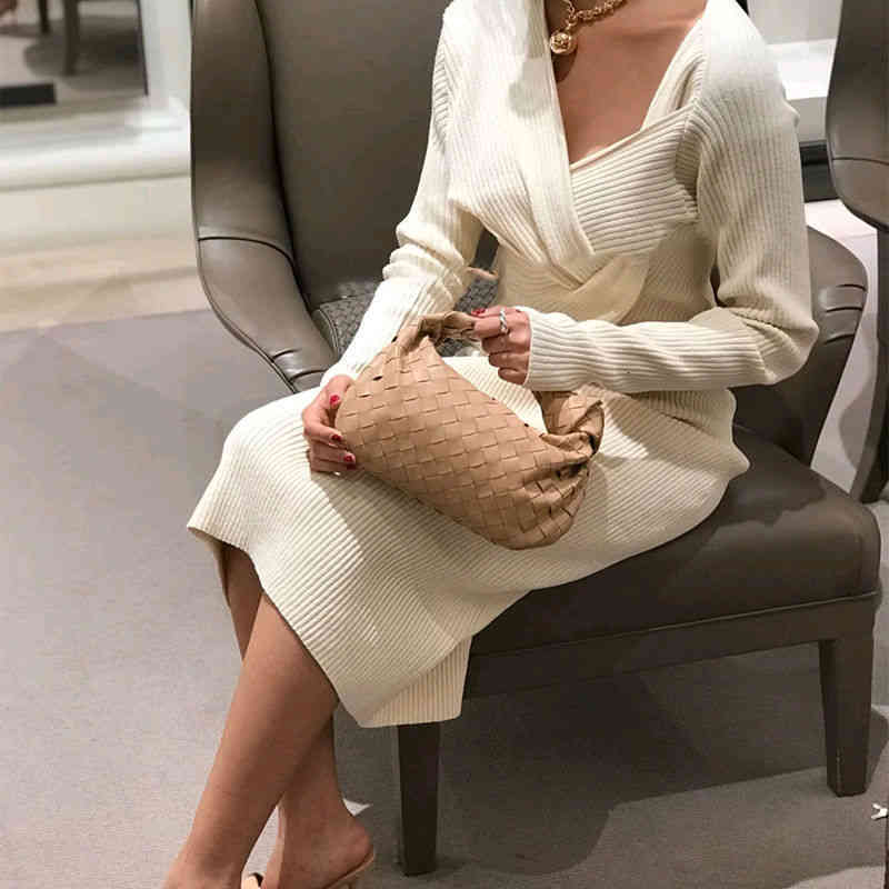 Original Edition Same Handbags Bottegass's Designer Venetas's Brand Ashigo Portable Cloud Woven Leather Underarm Women's One Shoulder Fashion Trend
Original Edition Same Handbags Bottegass's Designer Venetas's Brand Ashigo Portable Cloud Woven Leather Underarm Women's One Shoulder Fashion Trend