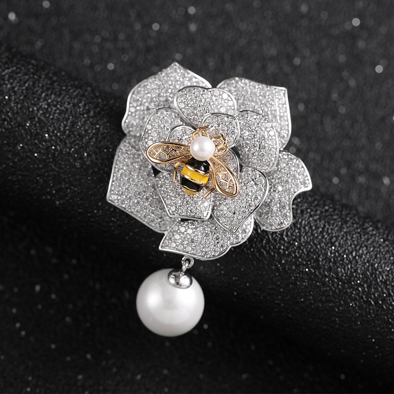 Womens Brooch Flowers Fashion Corsage Pearl Brooches for Women 3A Zircon Lady Pins Vintage Elegant Full Dress Pins Top Quanlitly Button Pin Scarf Buckle
Womens Brooch Flowers Fashion Corsage Pearl Brooches for Women 3A Zircon Lady Pins Vintage Elegant Full Dress Pins Top Quanlitly Button Pin Scarf Buckle