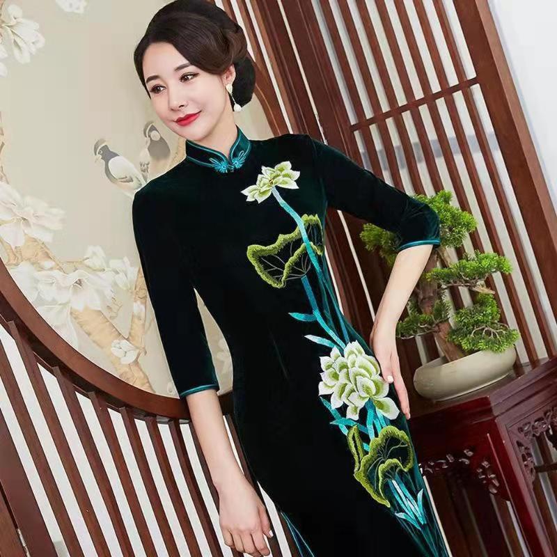 Ethnic Clothing Chinese Vintage Velvet Cheongsam Dresses Beautiful Qipao Winter Embroidered Traditional For Women 4XL Plus SizeEthnic
Ethnic Clothing Chinese Vintage Velvet Cheongsam Dresses Beautiful Qipao Winter Embroidered Traditional For Women 4XL Plus SizeEthnic