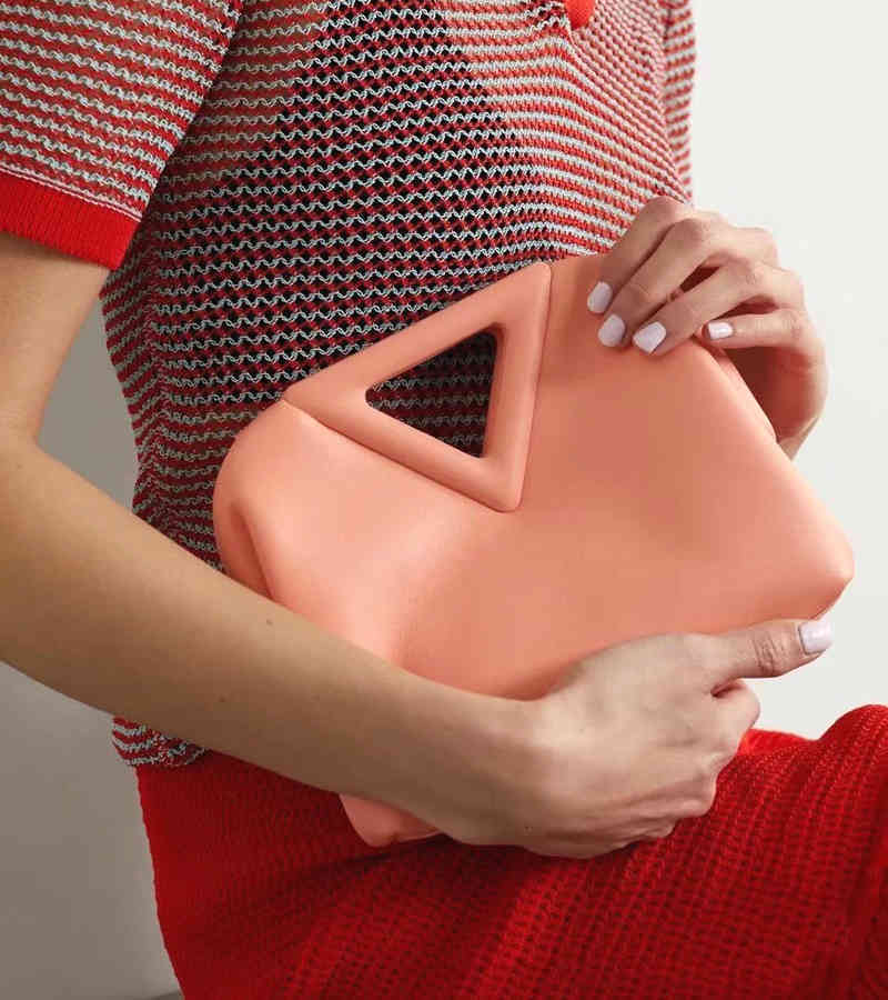 Original Edition Luxury Handbags Venetas's Designer Bottegass Women's 2023 Triangle Small Bag Point One Shoulder Diagonal Leisure Leather Ou, Fluorescent green
Original Edition Luxury Handbags Venetas's Designer Bottegass Women's 2023 Triangle Small Bag Point One Shoulder Diagonal Leisure Leather Ou, Fluorescent green