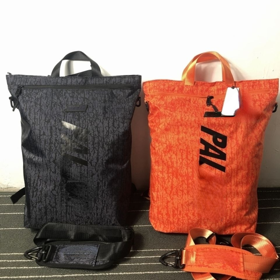 Designer bags tide brand palace shoulder bag classic triangle standard 3M reflective handbag men and women casual large-capacity backpack fashion hip-hop totebag, Reflective black)
Designer bags tide brand palace shoulder bag classic triangle standard 3M reflective handbag men and women casual large-capacity backpack fashion hip-hop totebag, Reflective black)