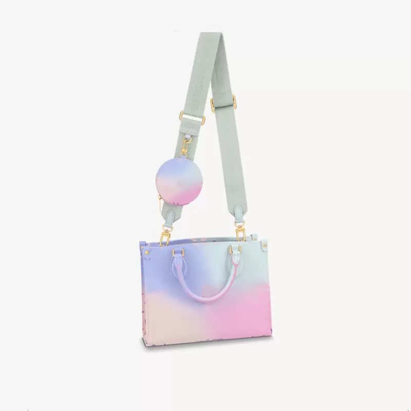 Explosion Women's ONTHEGO PM M59856 Tote Bag gradient pastel colorway Sunrise Pastel Printed sari lining Toron top handles jacquard strap round coin purse Counter, Size 25*19*11.5cm
Explosion Women's ONTHEGO PM M59856 Tote Bag gradient pastel colorway Sunrise Pastel Printed sari lining Toron top handles jacquard strap round coin purse Counter, Size 25*19*11.5cm