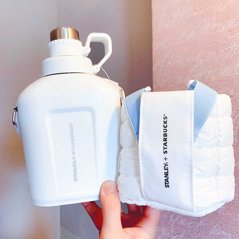 Exclusive Starbucks winter skiing Stanley stainless steel kettle with portable pure white down jacket pot cover, Yellow
Exclusive Starbucks winter skiing Stanley stainless steel kettle with portable pure white down jacket pot cover, Yellow