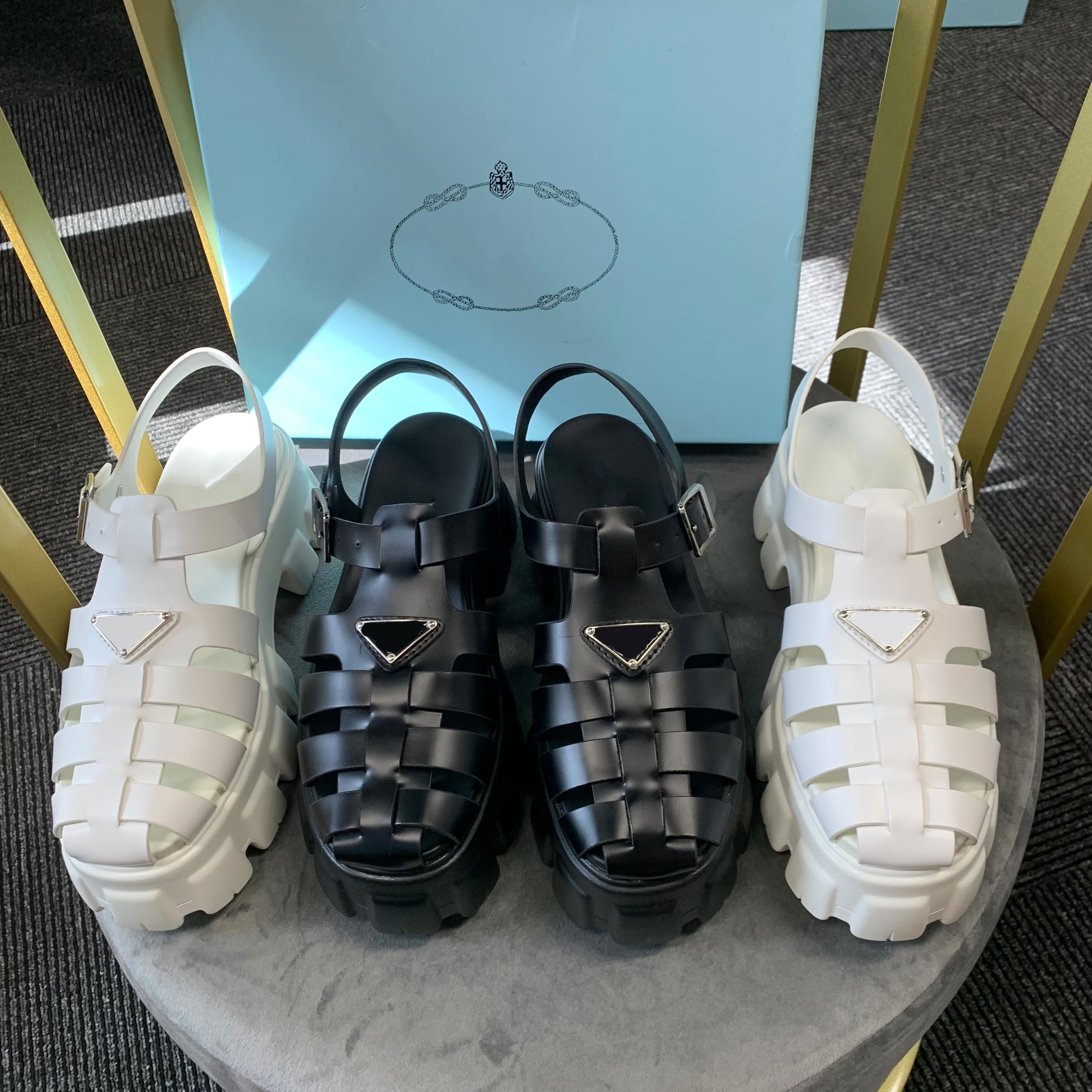 2022 New Product Designer Women's Temperament Fashion Sandals Increasing Comfortable Safe Women Slide Crystal Callery Leather 36-45
2022 New Product Designer Women's Temperament Fashion Sandals Increasing Comfortable Safe Women Slide Crystal Callery Leather 36-45