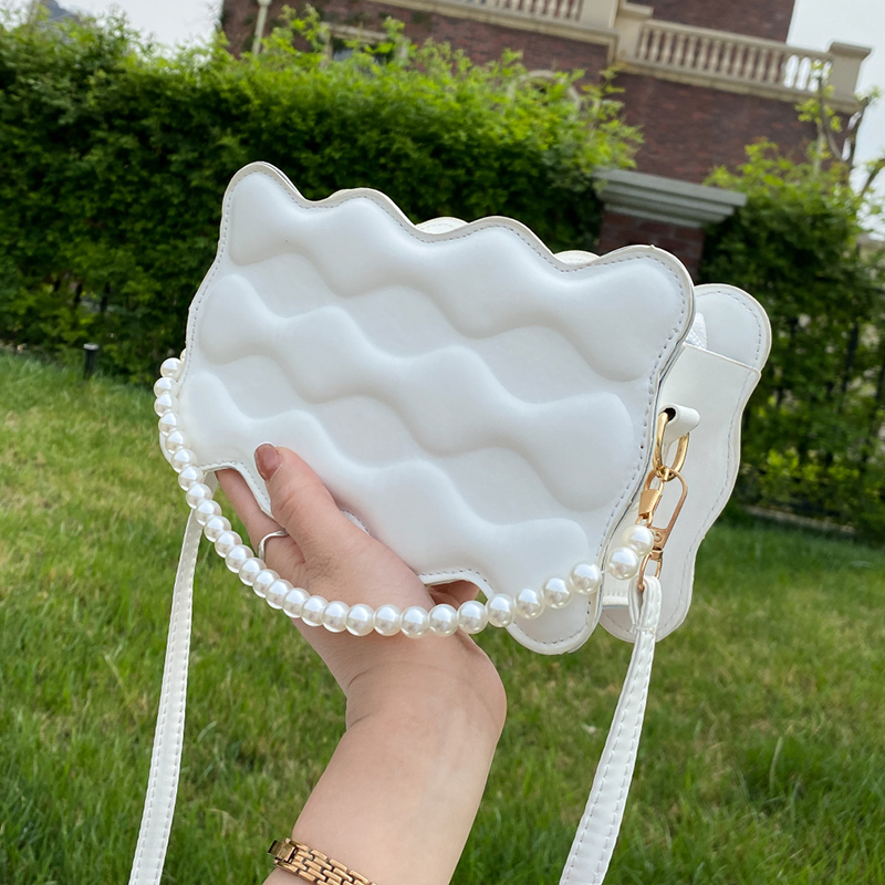Box Shape PU Leather Crossbody Bags Women Designer Pearl Shoulder Bags Female Yellow Handbags Lady Travel Party Bag fashionbag250, 22cm-13cm-6.5cm
Box Shape PU Leather Crossbody Bags Women Designer Pearl Shoulder Bags Female Yellow Handbags Lady Travel Party Bag fashionbag250, 22cm-13cm-6.5cm