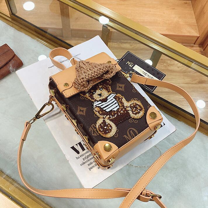 Wholesale factory ladies leather shoulder bags sweet cute cartoon hard box bag street personality embroidered handbag European popular printed backpack, Coffee2-911
Wholesale factory ladies leather shoulder bags sweet cute cartoon hard box bag street personality embroidered handbag European popular printed backpack, Coffee2-911