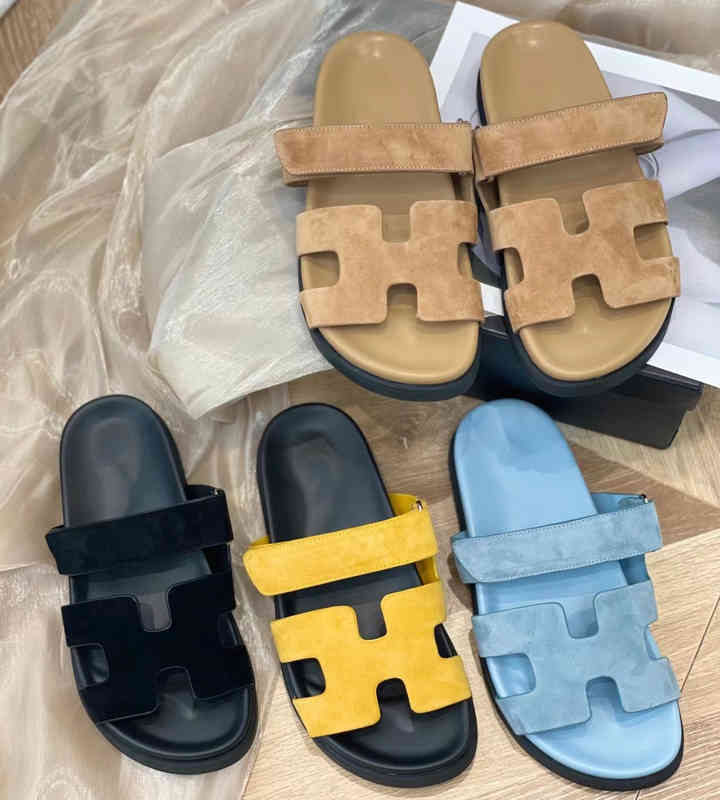 Designer Slippers Herme Chypre summer leather flat bottom comfortable slippers breathable and versatile fashion Velcro thick soled second uncle sandals QVAL, Glossy white
Designer Slippers Herme Chypre summer leather flat bottom comfortable slippers breathable and versatile fashion Velcro thick soled second uncle sandals QVAL, Glossy white