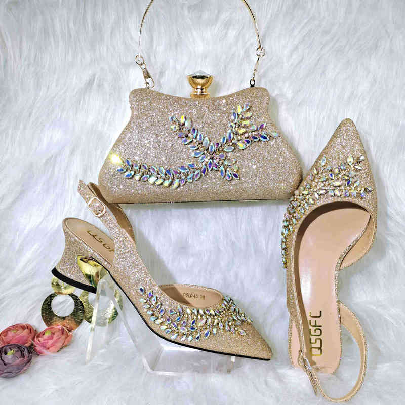 Evening Bag 2022 Popular Pointed Mid Heels Shoes with Bags Banquet Gold Color and Friends Party Bags 220615, Only shoes purple
Evening Bag 2022 Popular Pointed Mid Heels Shoes with Bags Banquet Gold Color and Friends Party Bags 220615, Only shoes purple