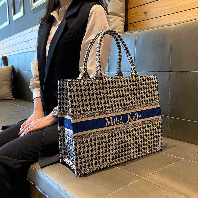 Leather Women's Bag Fashion Thousand Bird Pattern Tote Foreign Style Open Handbag Trend, Blue
Leather Women's Bag Fashion Thousand Bird Pattern Tote Foreign Style Open Handbag Trend, Blue