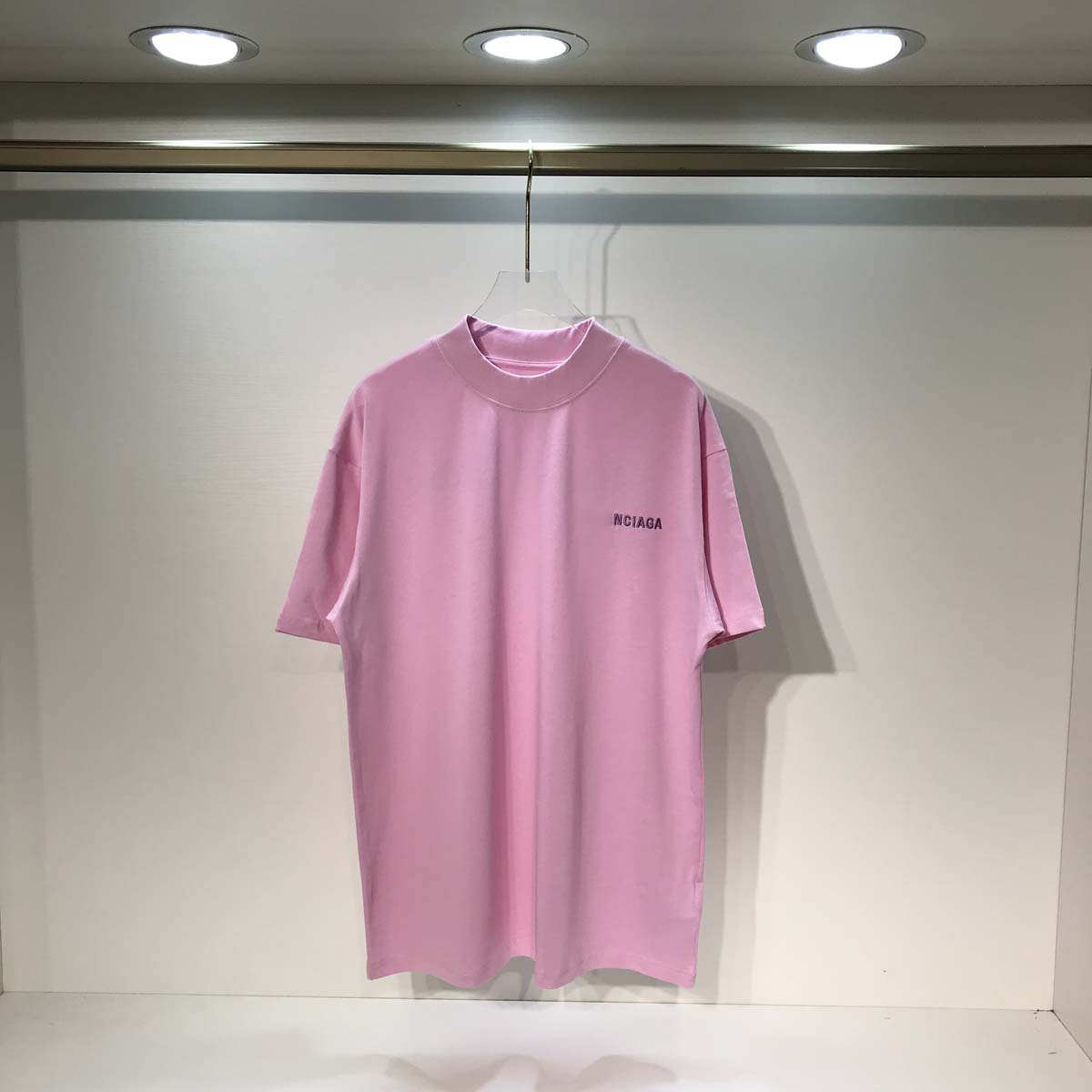 2022 Men's Plus Tees spring and summer new high-end fashion T-shirt cotton men and women printing round neck letter designer casual simple short sleeves 666
2022 Men's Plus Tees spring and summer new high-end fashion T-shirt cotton men and women printing round neck letter designer casual simple short sleeves 666
